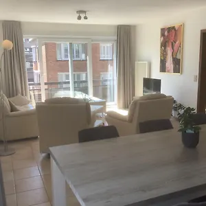 Ruim Zonnig Op 50m , Oostende België